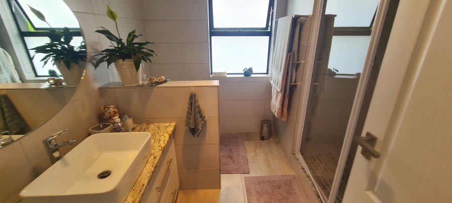 3 Bedroom Property for Sale in Village On Sea Western Cape